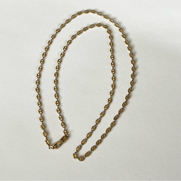 Givenchy 36” classic vintage necklace - Picture 4 of 4